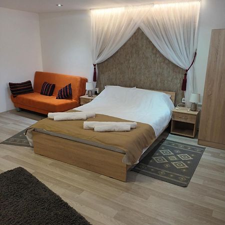 Готель Casa Mary Mar Тиргу-Окна Екстер'єр фото