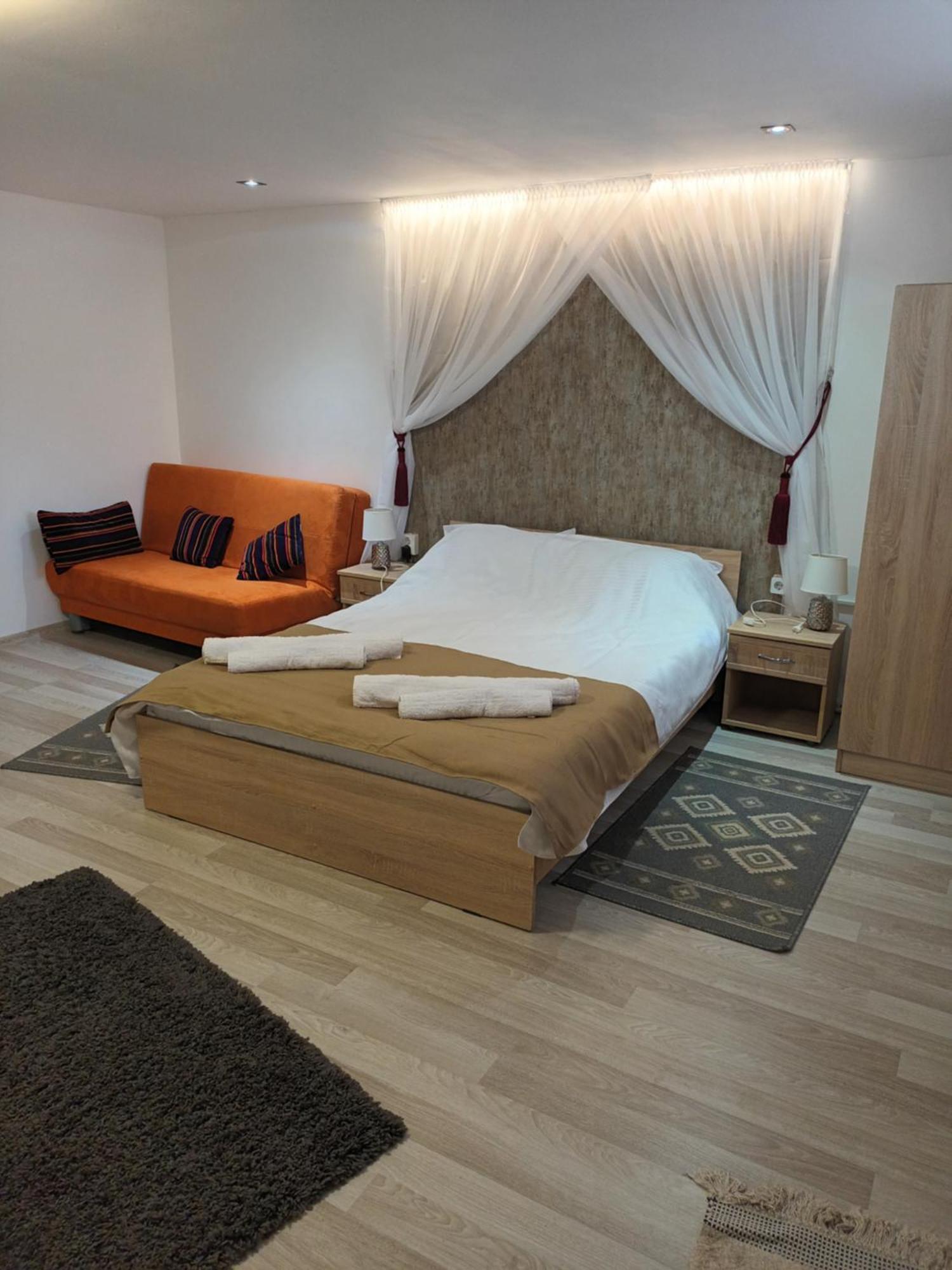 Готель Casa Mary Mar Тиргу-Окна Екстер'єр фото